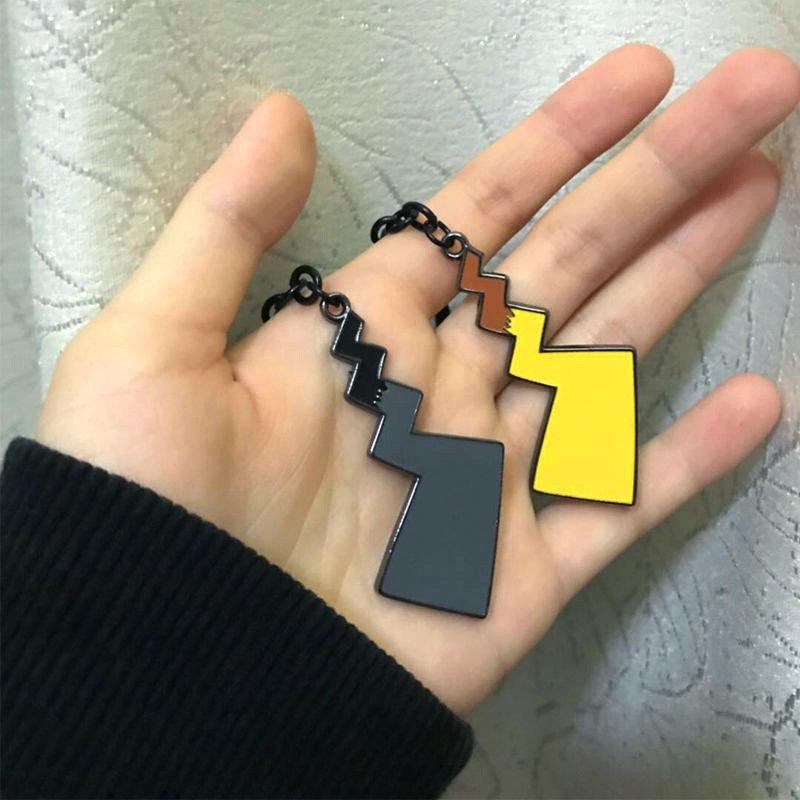 ins japoneses y coreanos lindos colgantes de cola metálica relámpago llaveros bolsas escolares parejas colgantes de moda