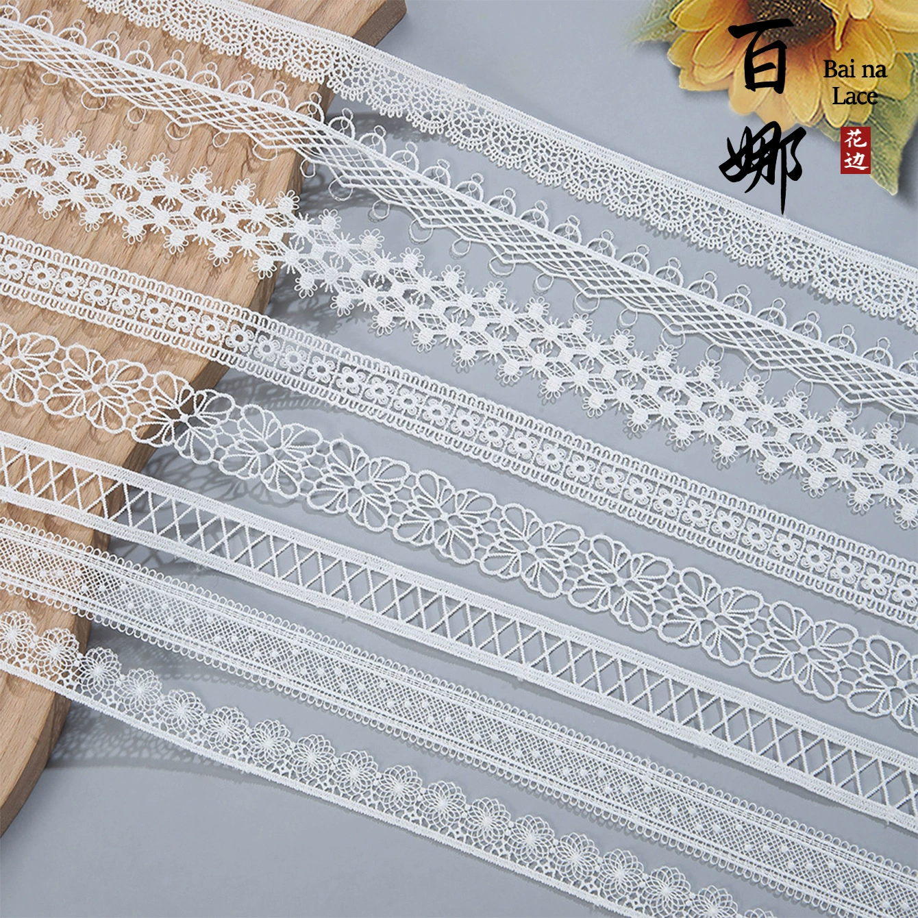 Сетчатое кружево с белым водорастворимым кружевом