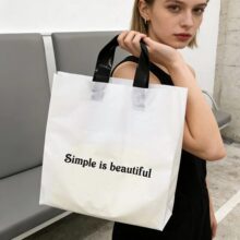 ��ɫӢ�ĶYƷ����������ϴ���Ů�b����ُ���