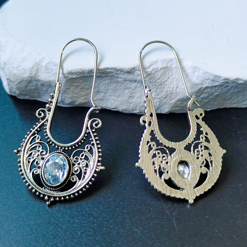 Yunjin Venta caliente europea y americana Bohemia retro pendientes huecos en forma de gota pendientes de plata antiguos transfronterizos exclusivos