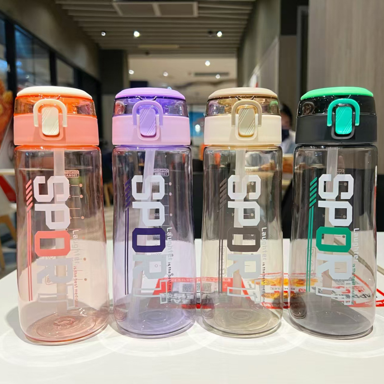 Taza de agua fresca Yitong para hombres y mujeres de alto valor con tabique de té Taza de plástico resistente a altas temperaturas Taza portátil deportiva para estudiantes