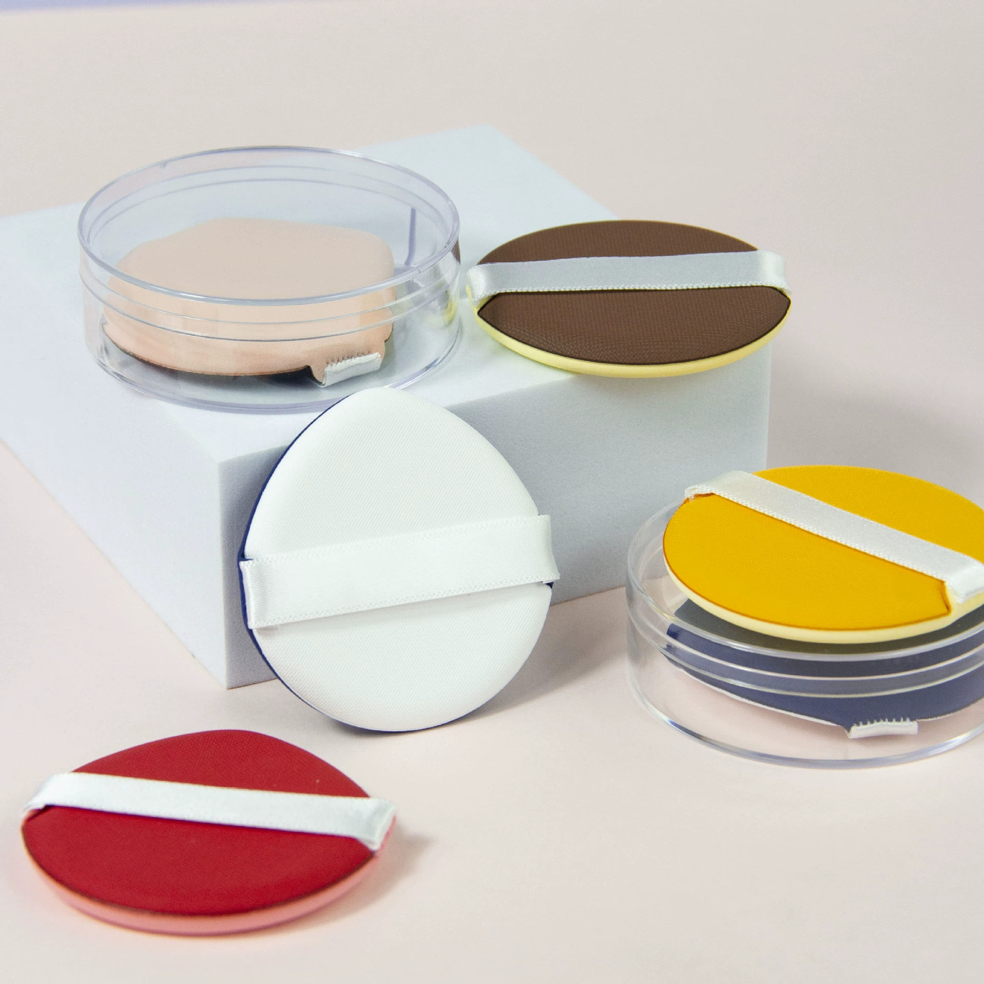 Цветной спонж для макияжа из полиуретана, аналог спонжей известных брендов, специальный спонж для жидкой тональной основы, не впитывающий косметический инструмент