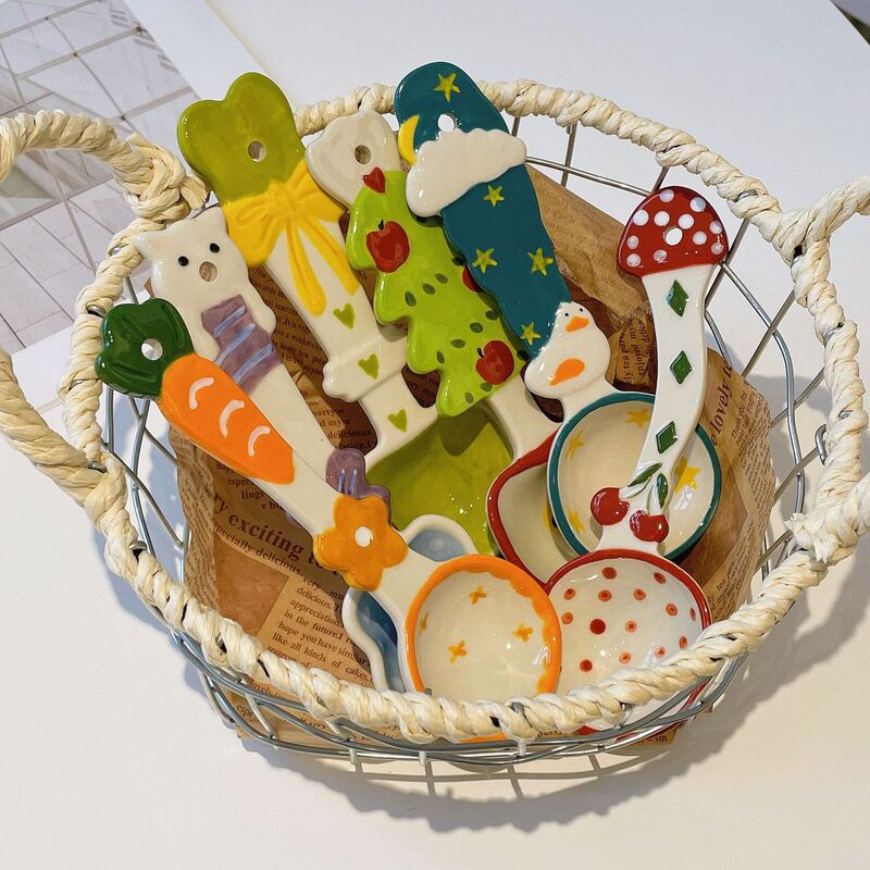 クリスマスかわいい魔法の小さなスプーンセラミックスプーン家庭用高価値漫画マルチスタイルテーブルスプーン卸売|undefined