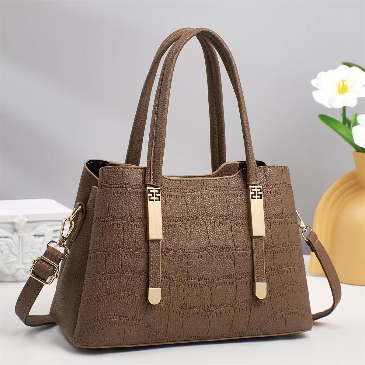 2025 nuevo bolso de hombro para mujer, bolso de estilo de viaje de trabajo, bolso de temperamento de moda casual de mujer de gran capacidad