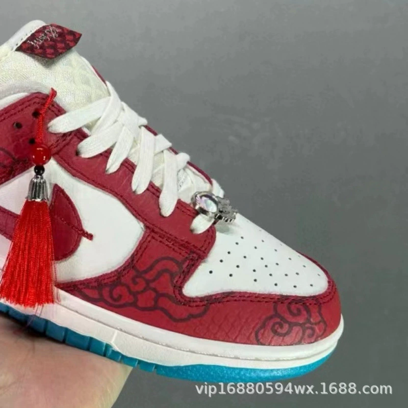SB Dunk Low является экономичным для новой версии новых кроссовок FZ5065