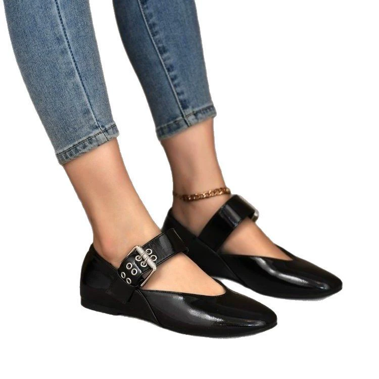 Shoes, fashionable footwear, for import, European style