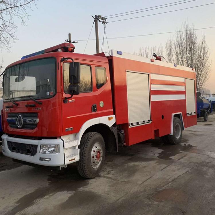 4 toneladas de camiones de bomberos de polvo seco GuoLiu rojo ChengLi marca de fábrica de embalaje convencional diesel de garantía nacional