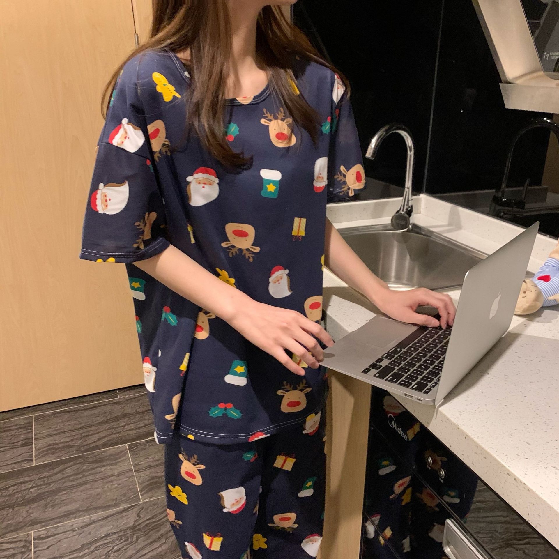 Pijamas pantalones de manga corta traje de dos piezas estudiante estilo coreano dibujos animados mujeres jóvenes delgadas primavera y otoño verano nueva ropa para el hogar