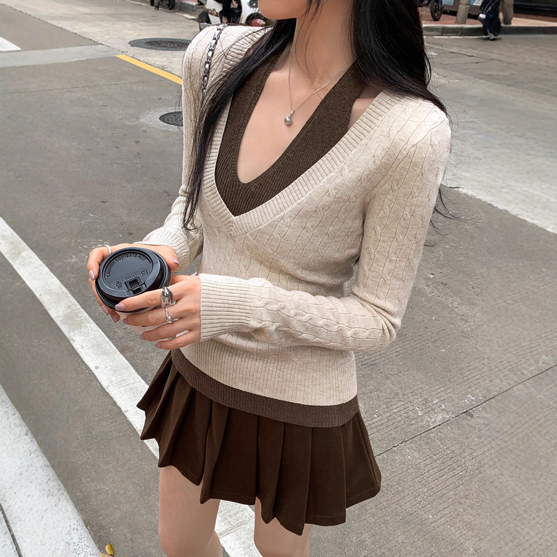 Fake Two-Piece Halterneck Twist V Neck Long-Sleeved Knitwear for Women Autum 2025 New Slimming Look Inner Layering Shirt Top Fake Two-Piece Halterneck Twist V Neck Long-Sleeved Knitwear for Women Autum 2025 New Slimming Look Inner Layering Shirt Top