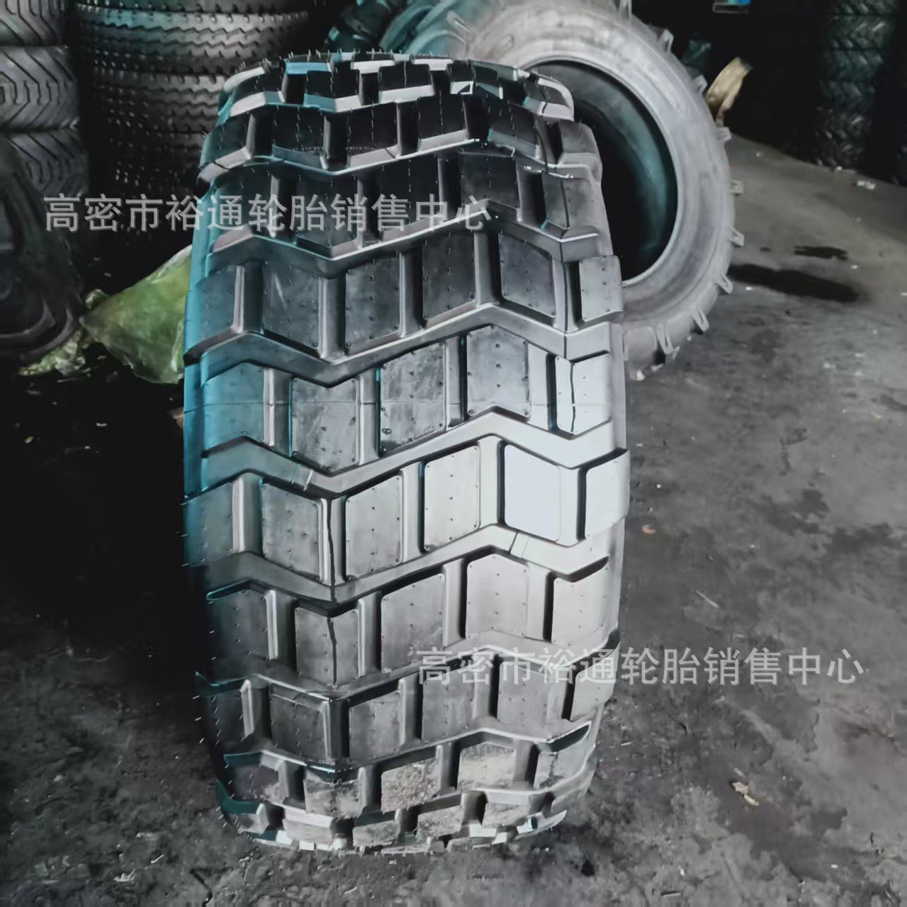 沙漠运输卡车轮胎24R21 全钢子午线宽基轮胎24R20.5 605/70r20.5