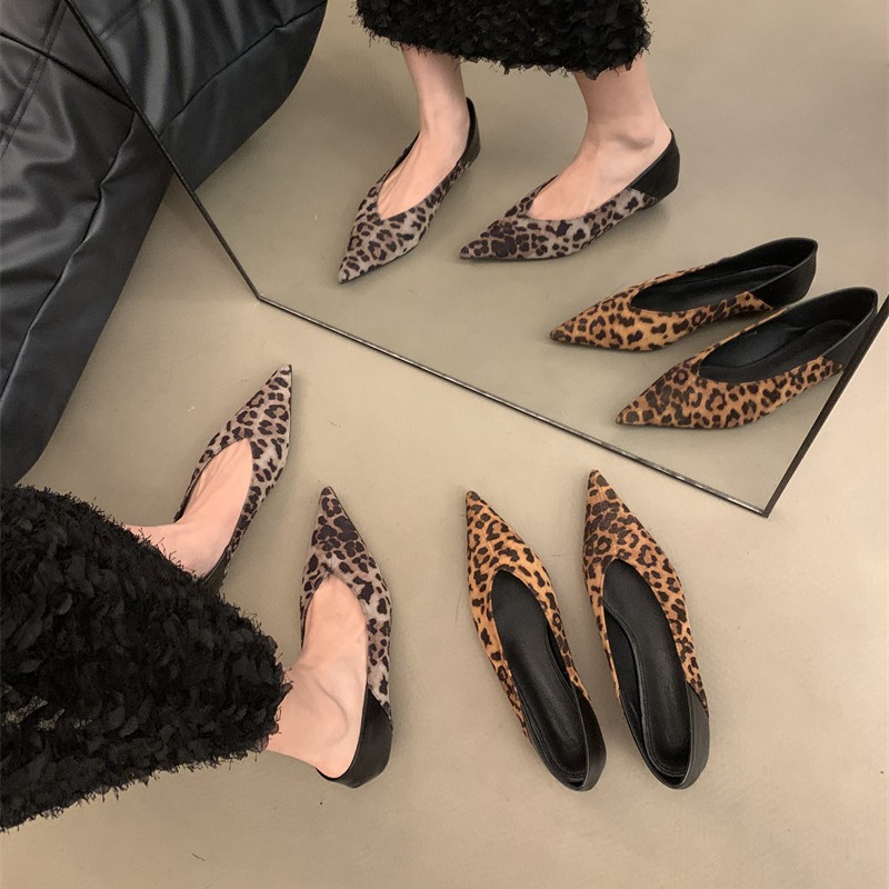 2025 Summer New Retro Pointed Toe Leopard Print Flats Two-Wear Heel Flats Women's Genuine Leather Niche Toe Sandals