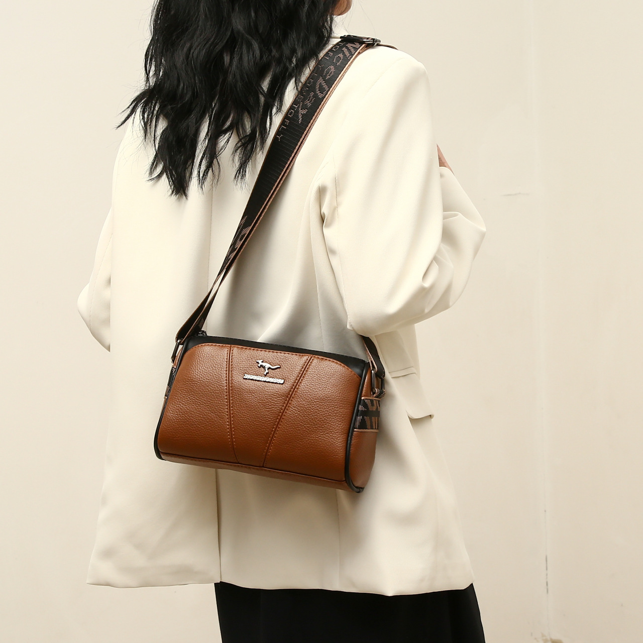 Bolso 2024 nuevo estilo de moda mochila casual simple retrógrado de gran capacidad bolso de hombro casual bolso pequeño