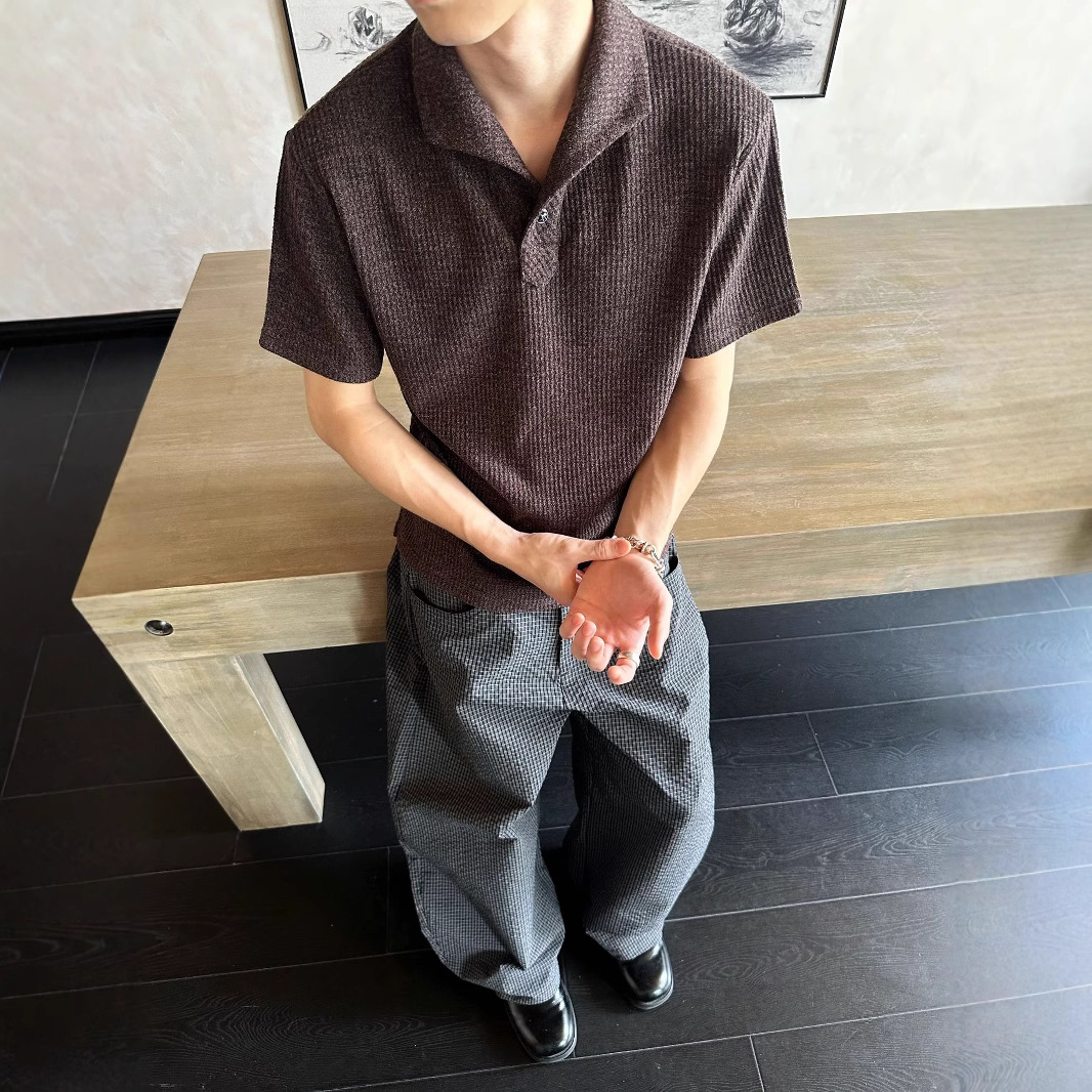 EME 이셩이 경량 럭셔리 로마 스타일 원피스 칼라 캣아이 스톤 버튼 숄더 반팔 폴로 셔츠 남성용