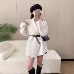 女性用セータージャケット、春と秋の韓国スタイル、2025年ファッショナブルなミドル丈の厚手ニット、ゆったりとしたレイジースタイルの女性用トップス