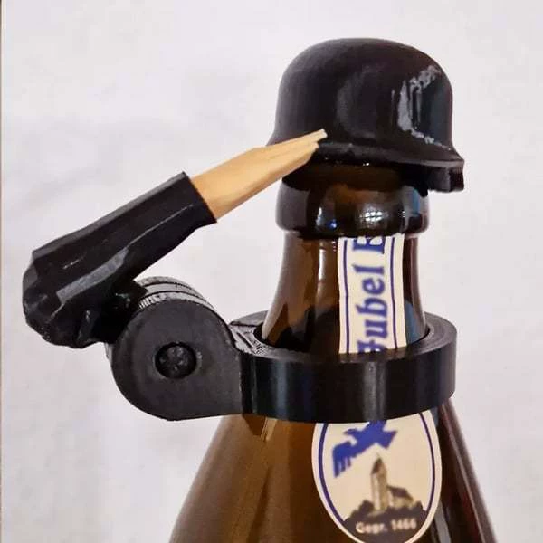 [跨境新品 Soldier Salute Beer Bottle Helmet啤酒瓶盖创意]