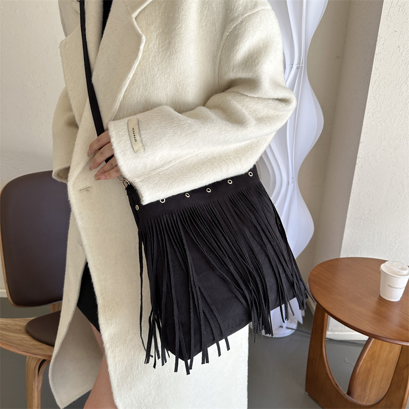 Bohemian Women's Shoulder Bag With Tassels Large Capacity Style_voghion.com