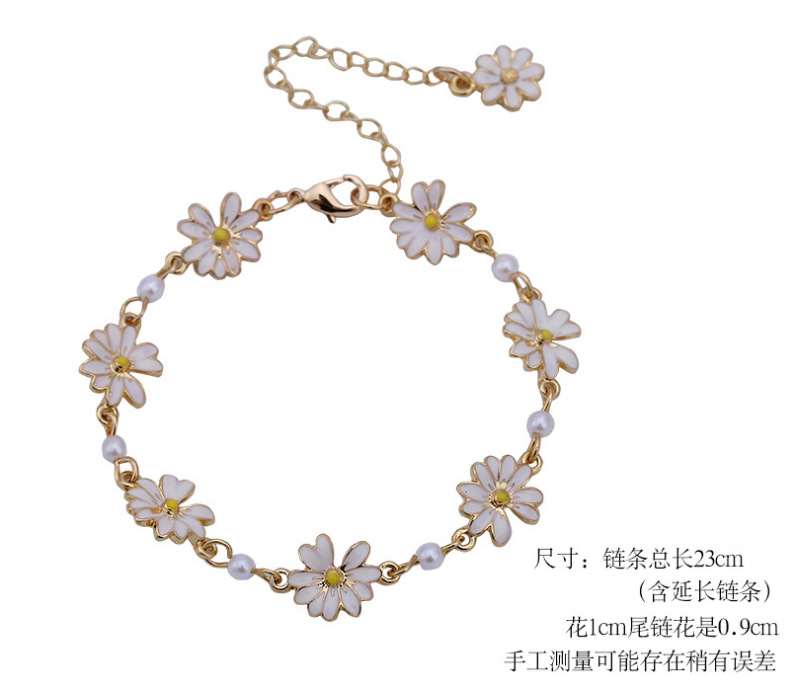 Wholesale Jewelry Simple Small Daisy Bracelet Nihaojewelry display picture 1