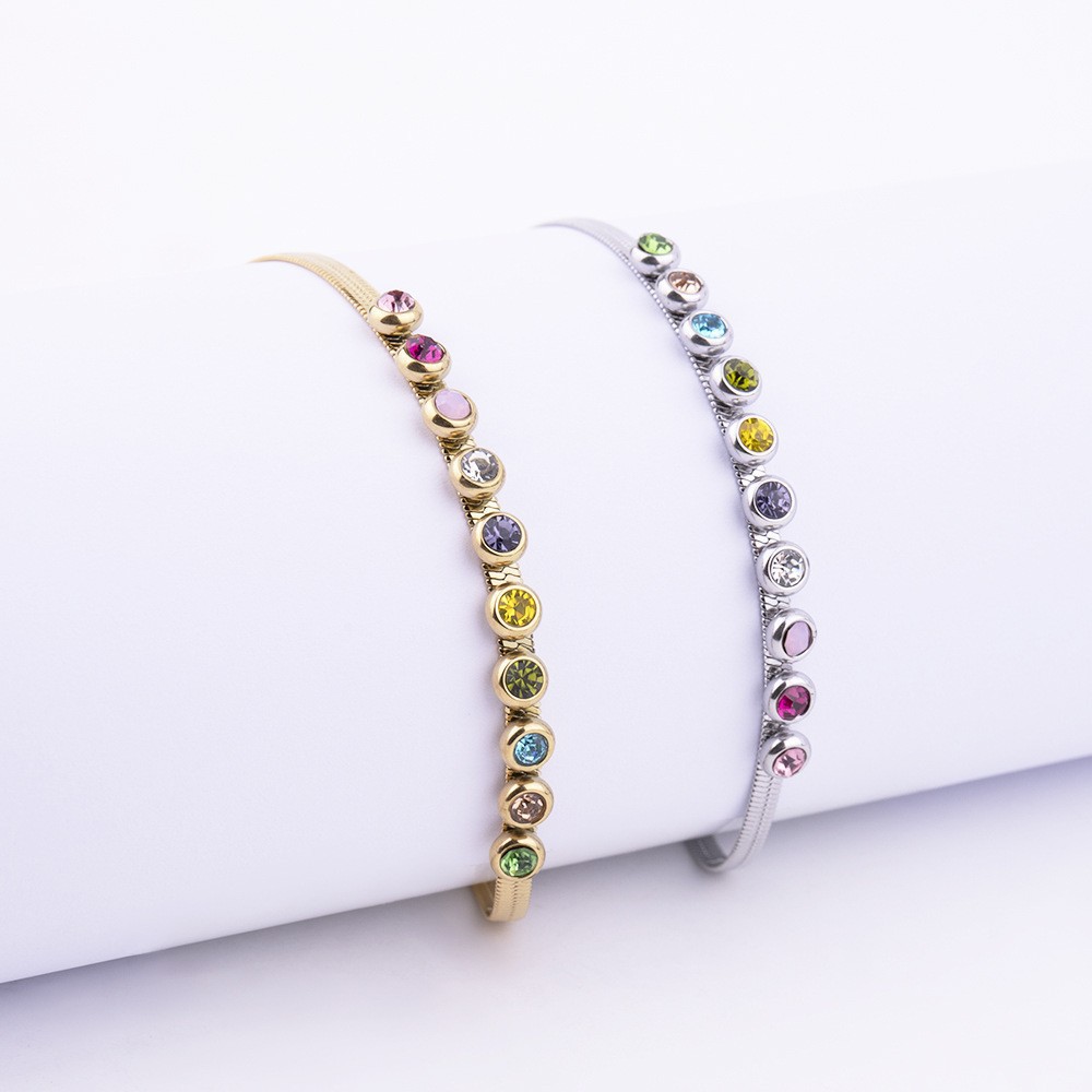 Pulseira de aço de titânio com pulseira de lâmina plana de diamante para meninas, pulseira de galvanoplastia a vácuo com preservação de cor de estilo versátil e sofisticado