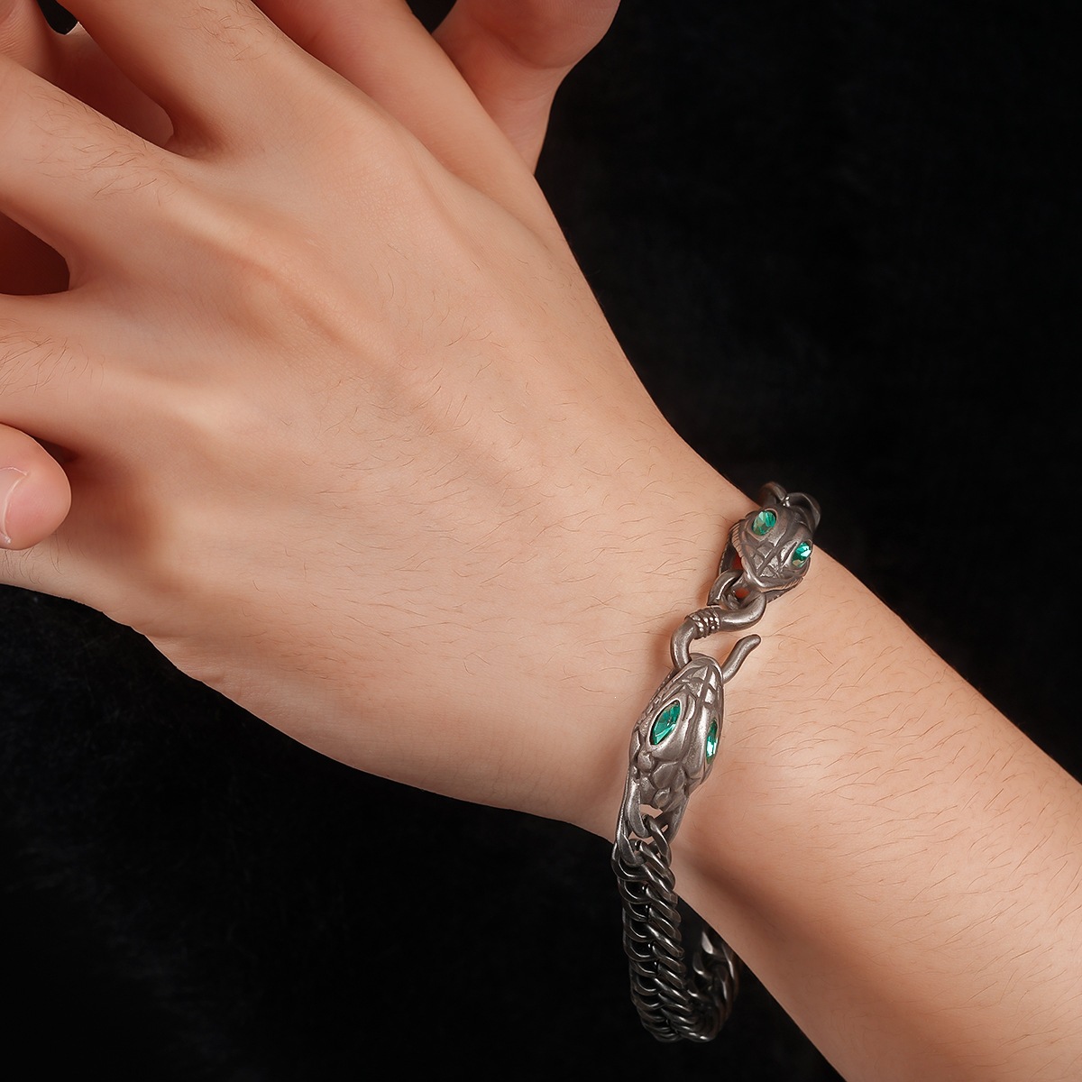 Green-eyed Snake Bracelet For Men In Titanium Luxury Style_voghion.com