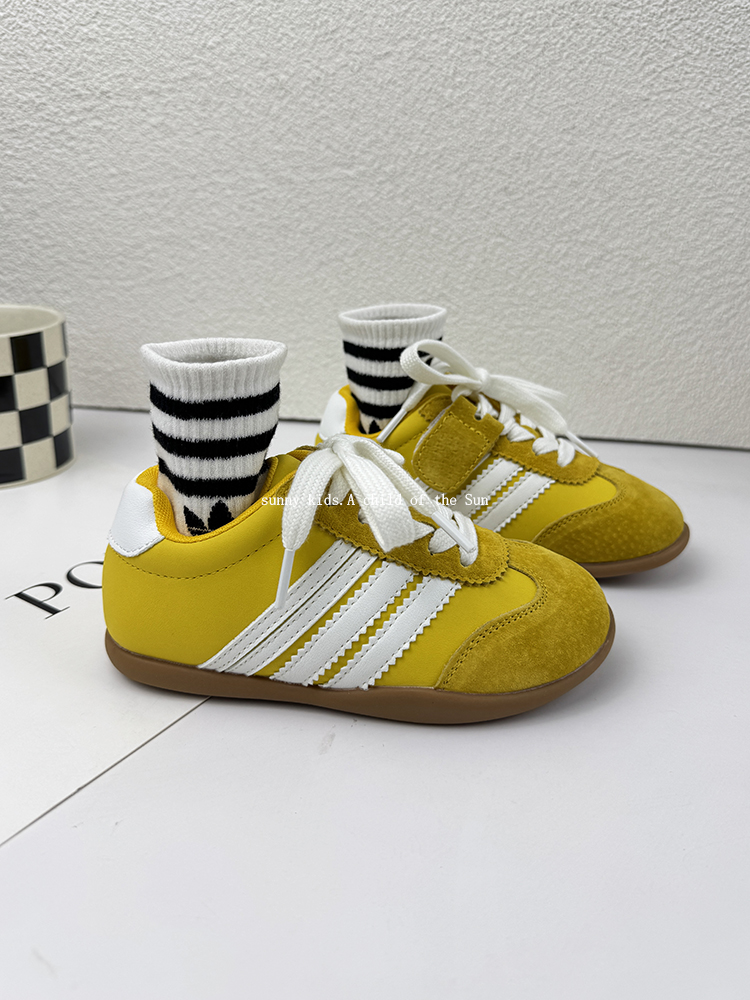 2025 zapatos coreanos de entrenamiento para niños zapatos de otoño nuevos zapatos de skate para niñas Agan zapatos deportivos ligeros para niños versátiles