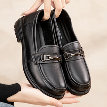 头层牛皮中年老年妈妈奶奶皮鞋女鞋真皮软皮软底舒适防滑秋一脚蹬