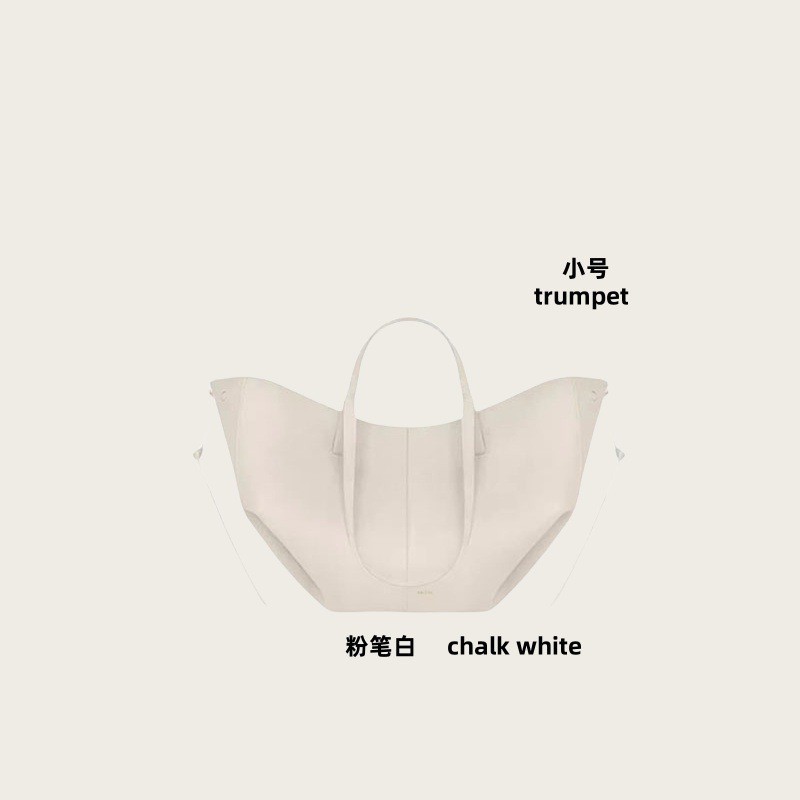 Trompeta blanca de tiza