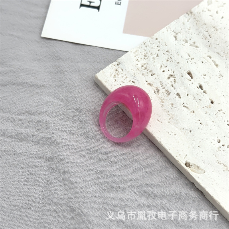 Nuevo Amazon transfronterizo estilo coreano nuevo anillo de resina retro Mori estilo frío ins anillo de celebridad de Internet para las mujeres