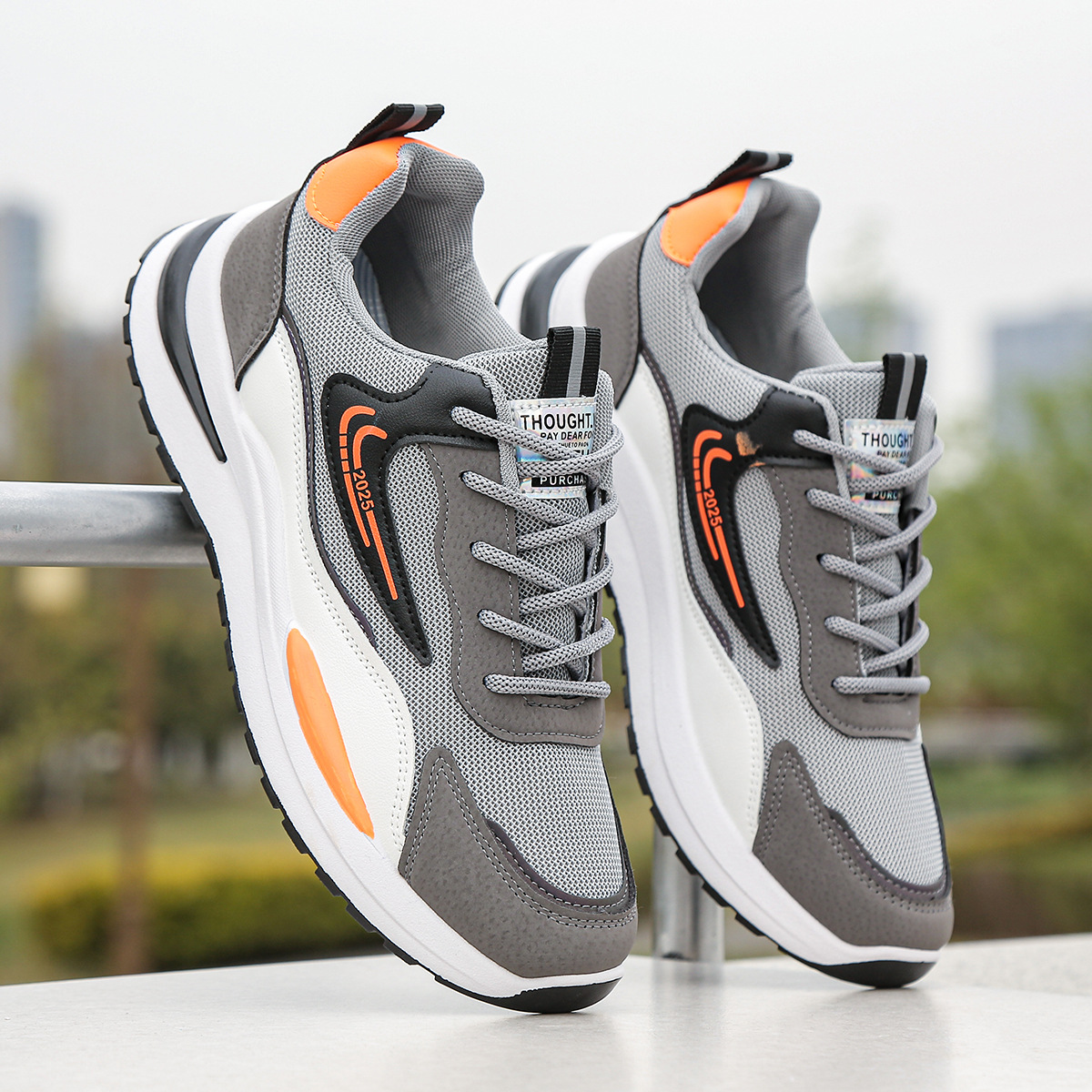 Otoño e invierno para hombres nuevos zapatos de papá de suela gruesa zapatos deportivos de malla modelos de pareja zapatillas de deporte de moda cabello de una pieza