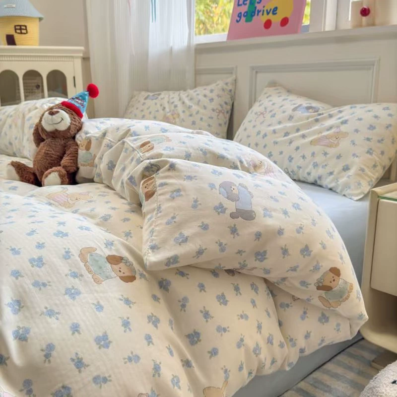 Набор простыней (Hello Kitty) 3–4 предмета, разные принты, размеры 150/180/200/120/150 см