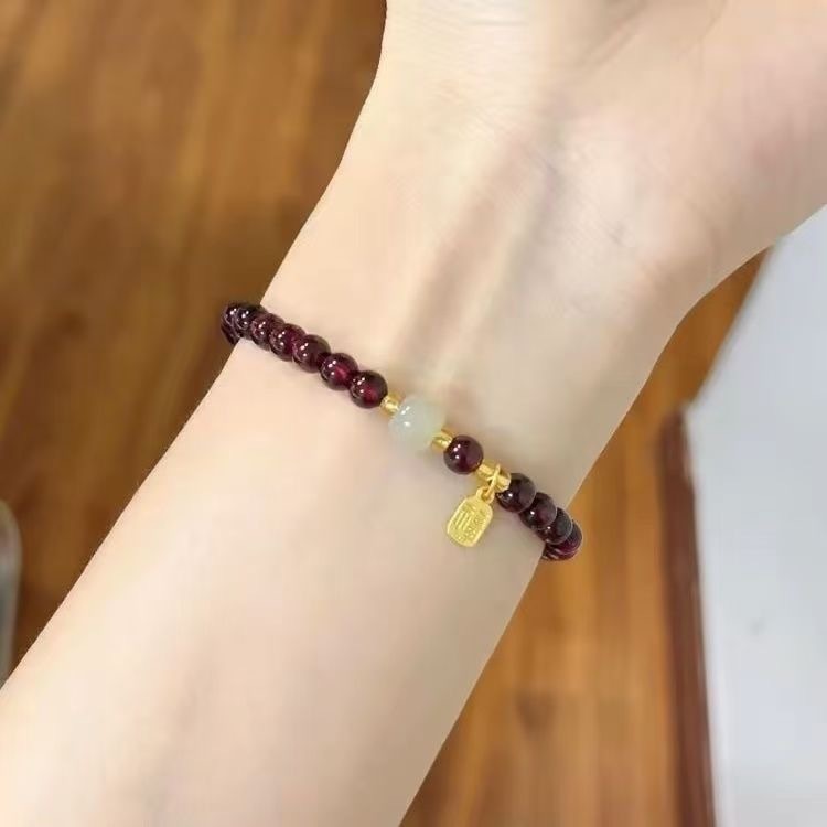 酒红色手串福牌手链女珠子转运小众百搭设计感气质简约月闺蜜礼物|undefined
