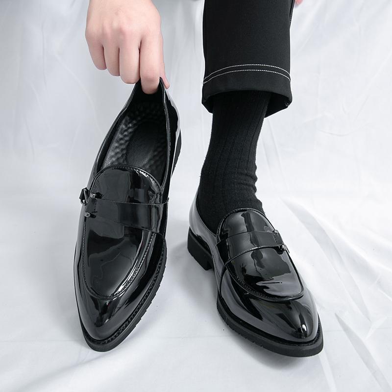 Zapatos Lefu de charol brillante transfronterizo de gran tamaño para hombre, zapatos de cuero puntiagudos, zapatos de hombre, zapatos de cuero blanco dorado 38-46