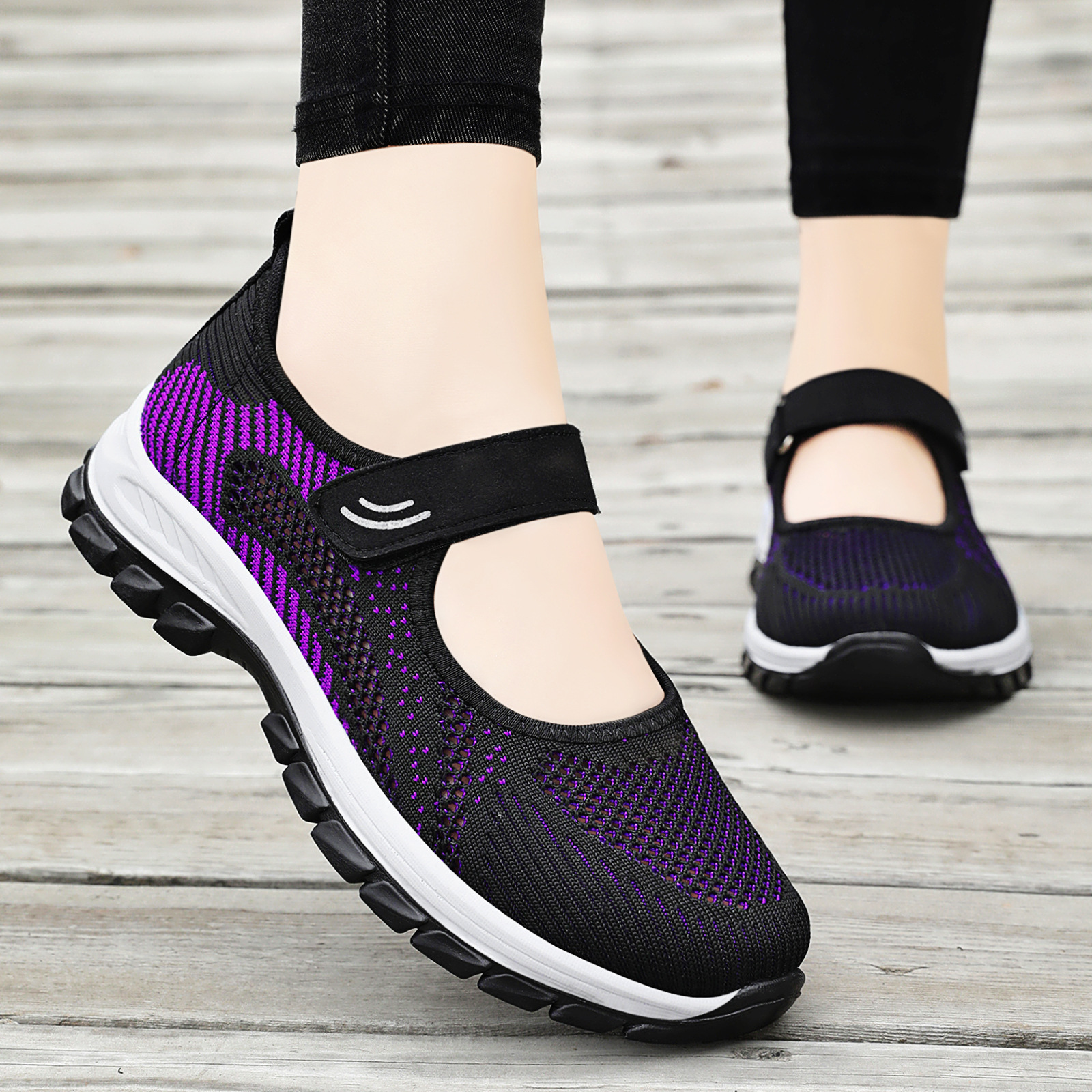 Zapatos de mujer zapatos de moda zapatos de verano 2026 nuevos zapatos de madres de mediana edad suela suave transpirable ocio comercio exterior