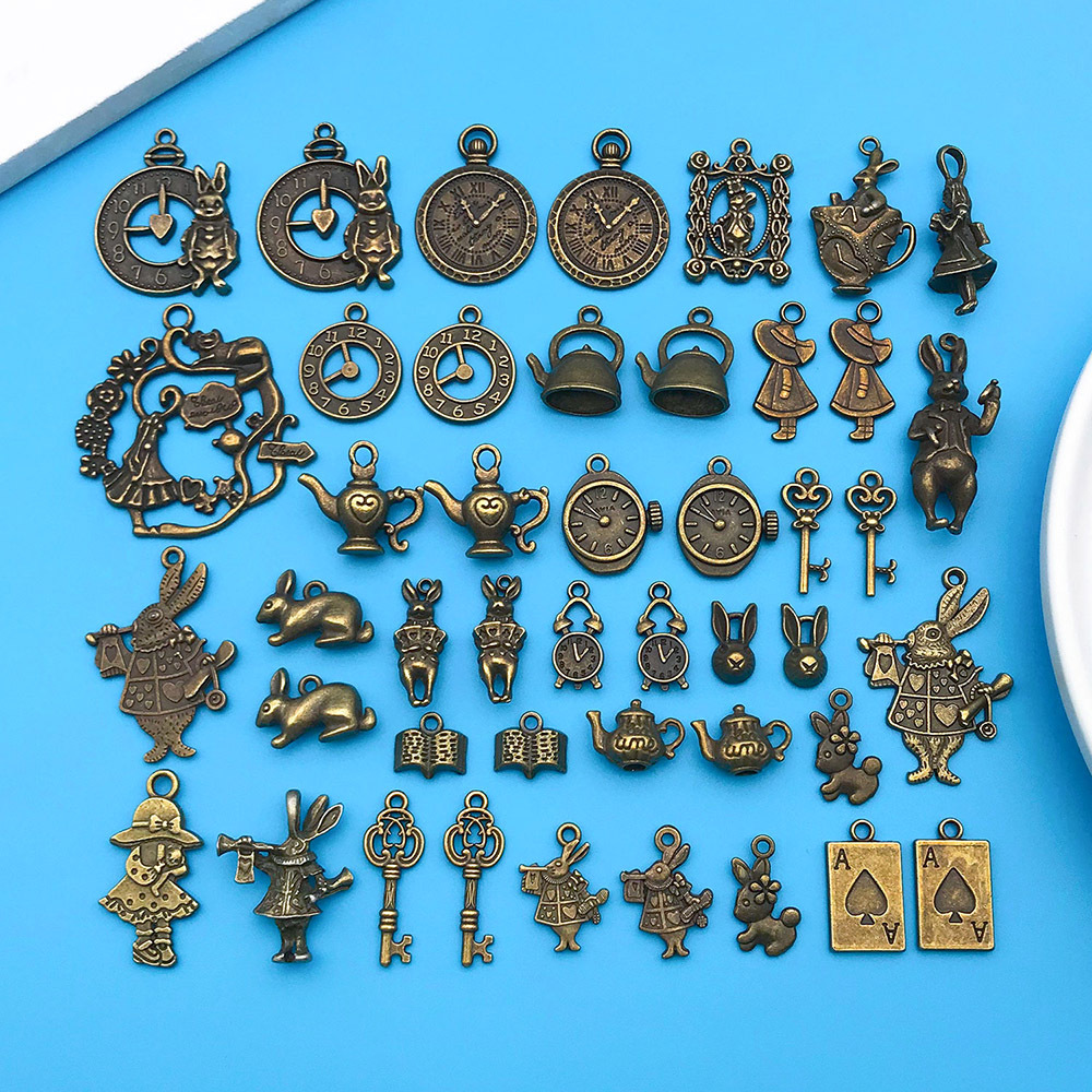 混45个复古爱丽丝梦游仙境兔子 茶壶 钟表 钥匙挂件 diy饰品配件