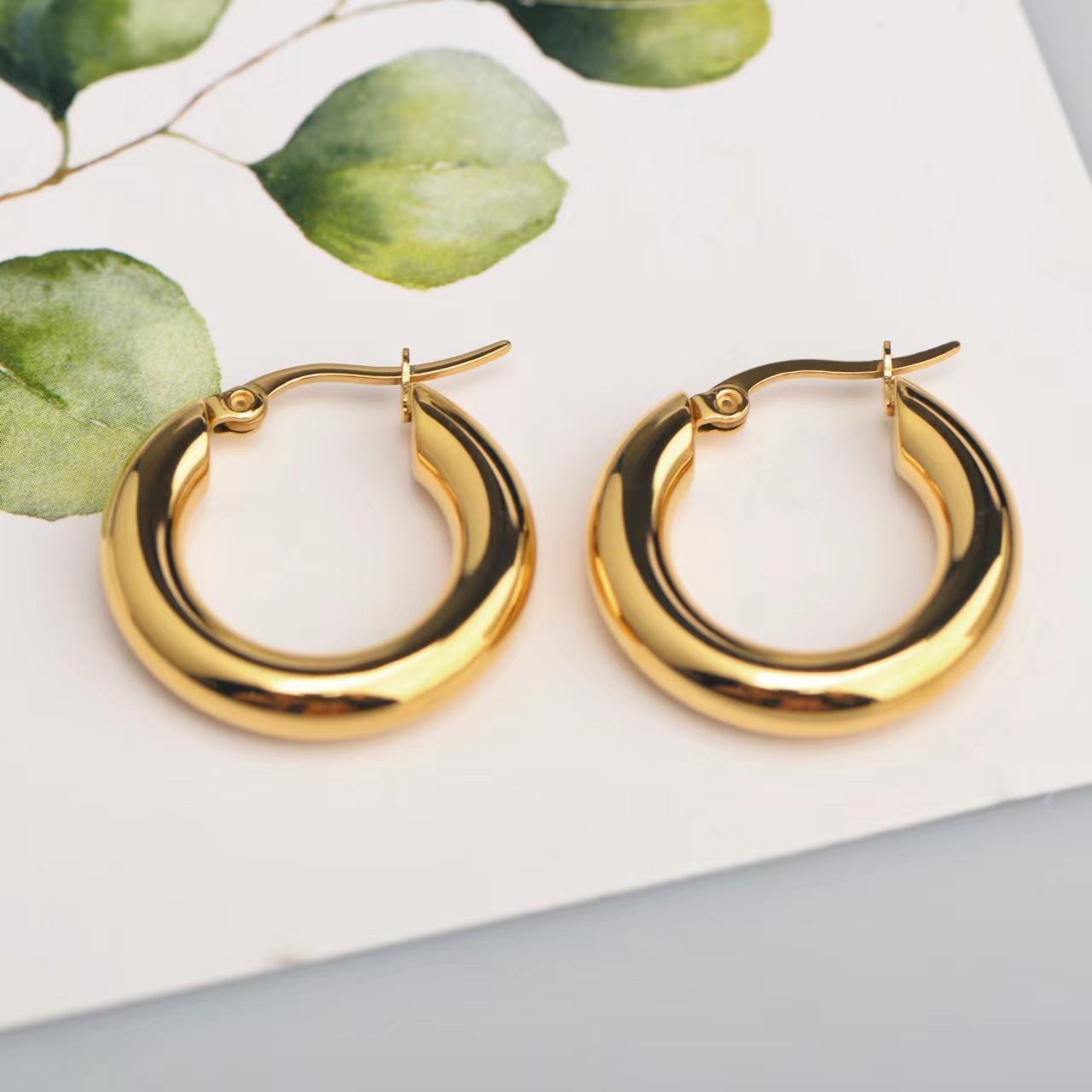 17g Weight 0.03µm-0.05µm Gold Plating Thickness PVD Coated Real Gold Plated 18K Gold Circle Stainless Steel Retro Waterproof Non Tarnish Hoop Earrings