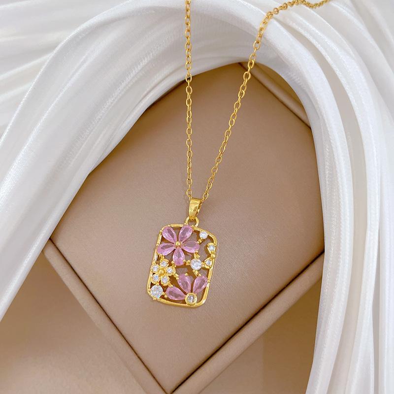 Gorgeous Square Diamond Necklace For Women Elegant Titanium Steel_voghion.com