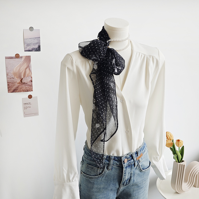 Versión coreana de la cinta de gasa estilo INS, sensación de ambiente de primavera y verano para damas, estilo delgado, cuello, lunares, estampado floral, bufanda de seda, marea