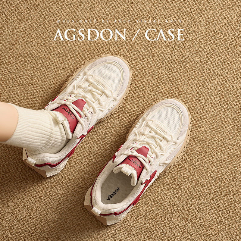 Zapatos de entrenamiento de la mujer 2025 nuevos zapatos de deporte casuales de suela gruesa de primavera retro rojo blanco pequeño Gump zapatos