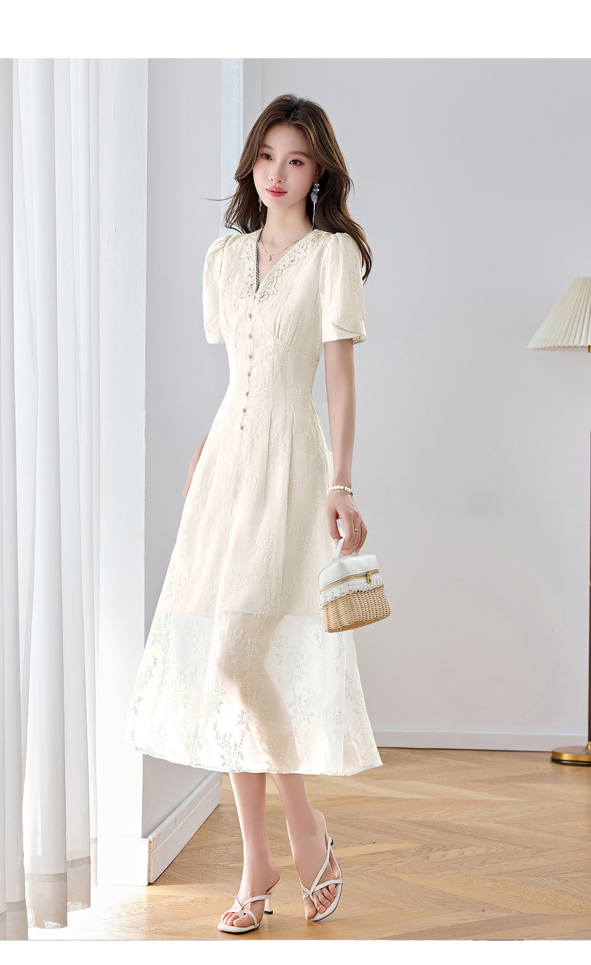 Đầm maxi nữ thêu hoa cổ V thắt eo phong cách cổ điển dài — màu xanh nhạt, màu sắc chi tiết 16
