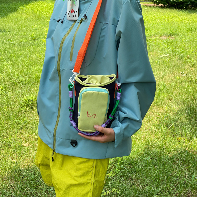 Cross-border outdoor sports lightweight mini water bottle bag for girls, simple crossbody bag, casual coin purse, small square phone bag Cross-border outdoor sports lightweight mini water bottle bag for girls, simple crossbody bag, casual coin purse, small square phone bag
