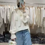 同款喇叭袖圆领套头衬衫