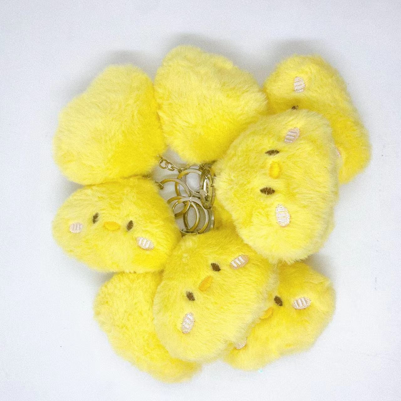 Accesorios de muñecas de peluche de dibujos animados colgantes llaveros juguetes chirriantes muñecas de peluche joyas lindas mochilas regalos