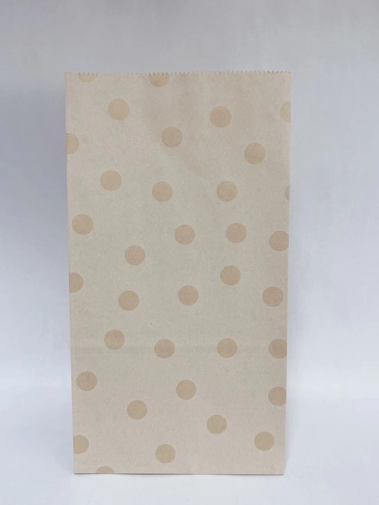 Amazon en stock Polka Dot color cuadrado inferior bolsa de papel tema creativo fiesta caramelo bolsa mesa de comedor fiesta embalaje de alimentos