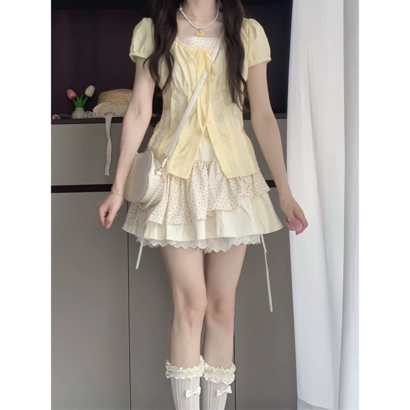 フレンチティースタイルの夏の小柄な甘い女の子のための純粋な欲望の半袖トップと花柄スカートのツーピースセット|undefined