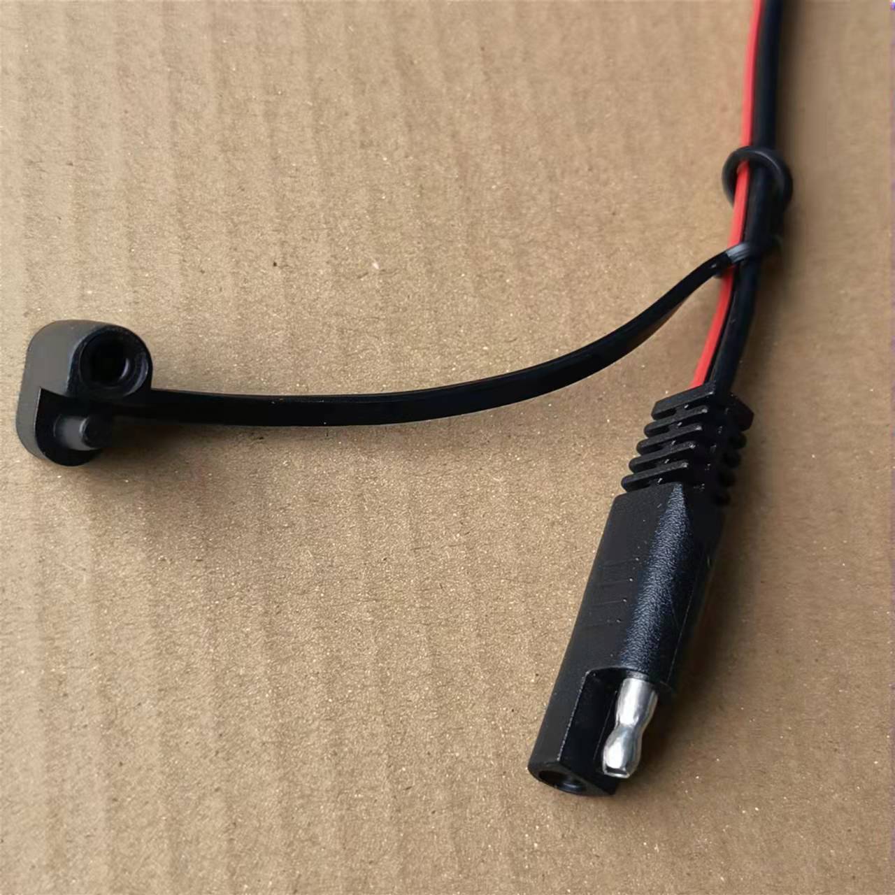 SAE插头带防尘盖 汽车点烟器0.75平方红黑并线DC5521DC电源线
