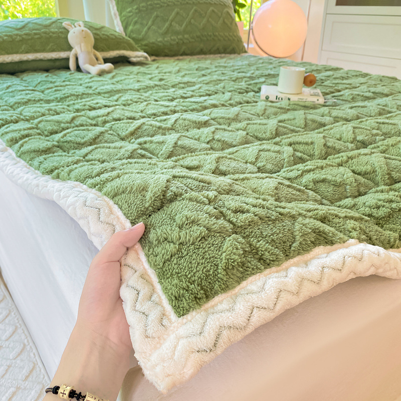Autumn and Winter Thick Taffeta Velvet Quilted Mattress Milk Velvet Coral Velvet Mattress Pad Student Soft Mattress Pad Wholesale Autumn and Winter Thick Taffeta Velvet Quilted Mattress Milk Velvet Coral Velvet Mattress Pad Student Soft Mattress Pad Wholesale