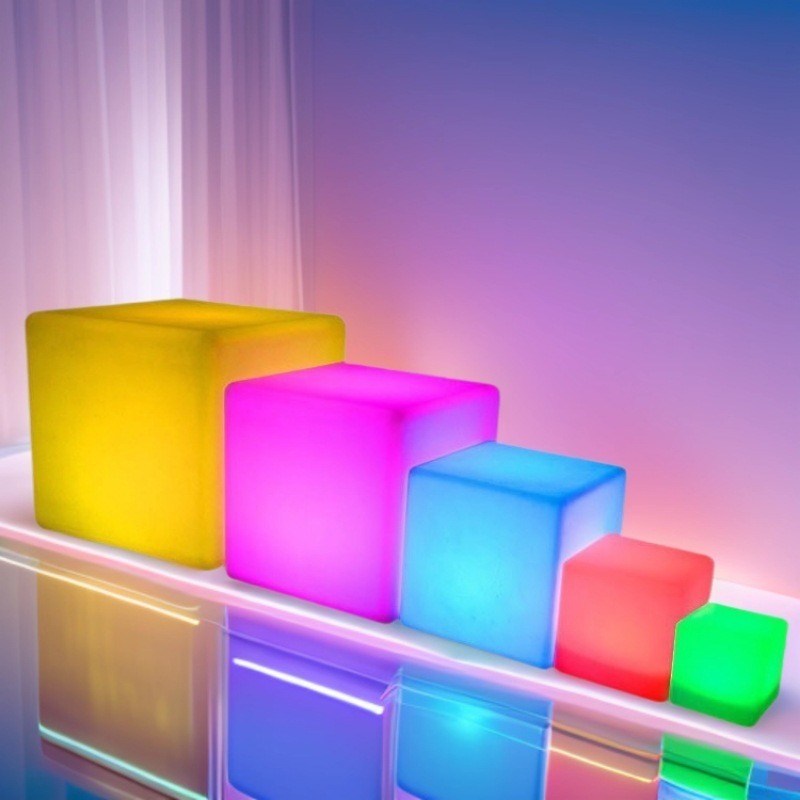 Explosión LED iluminante cubo cuadrado taburete bar mesa luz de atmósfera RGB rotomolding inteligente iluminante lámpara decorativa