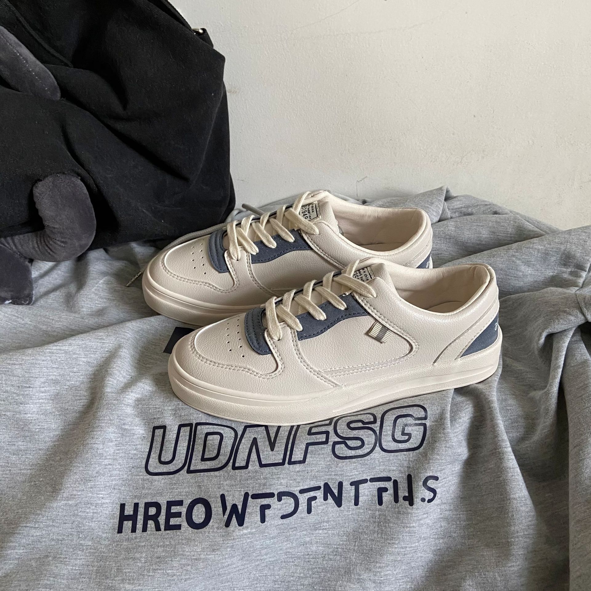 远步网红小白鞋女2021春季爆款韩版百搭休闲板鞋ins潮超火帆布鞋|ru