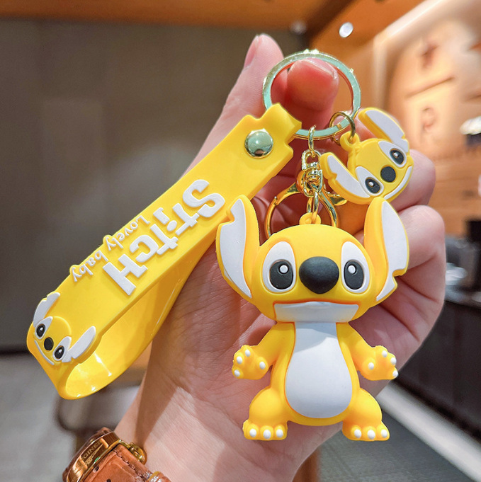 Dibujos Animados puntada llavero lindo muñeca adornos de coche pequeño colgante mochila llavero máquina de la muñeca pequeño regalo