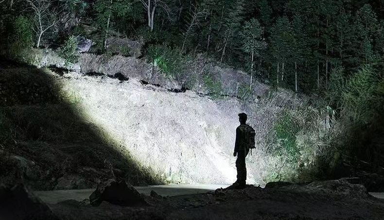 High-brightness flashlight, rechargeable power bank, multi-functional, waterproof, ultra-bright, mini, durable, suitable for outdoor and home use