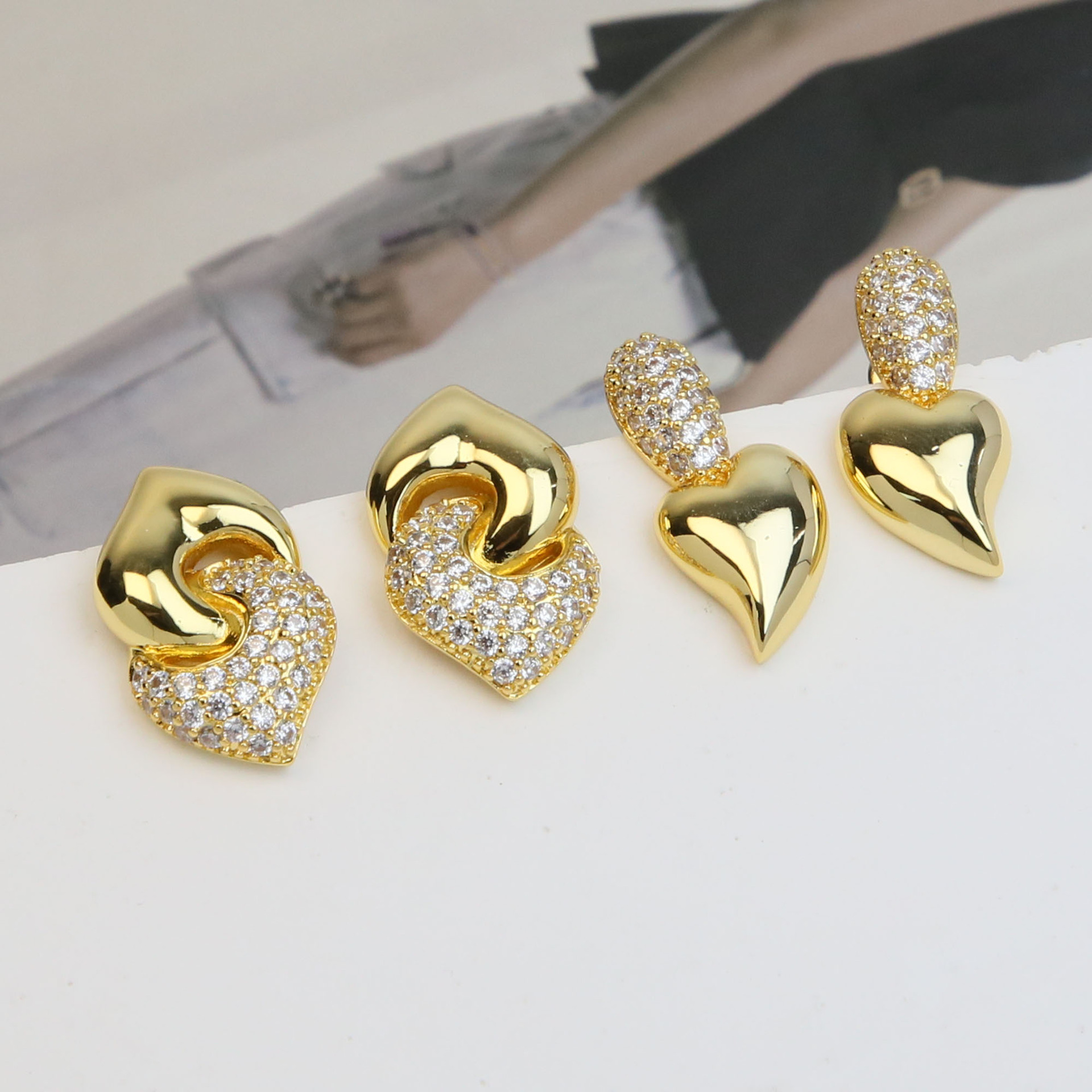 Ear Studs Classification 1 Pair Quantity Casual Occasion Copper Material 1 Pair French Style Heart Shape Plating Copper 18K Gold Plated Ear Studs